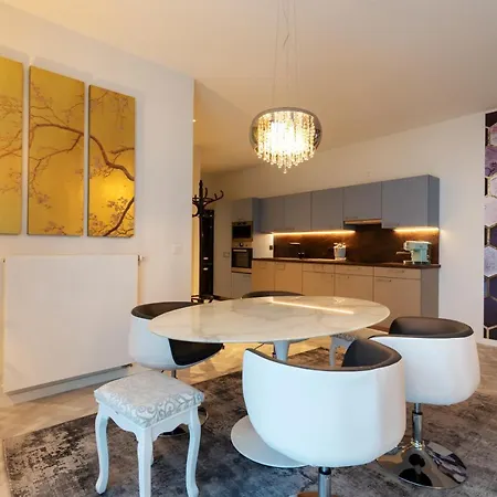 Guillemins Station Flats *